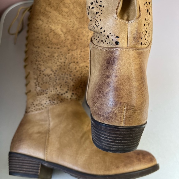 NWOT Over the knee lace up boots - Picture 10 of 14